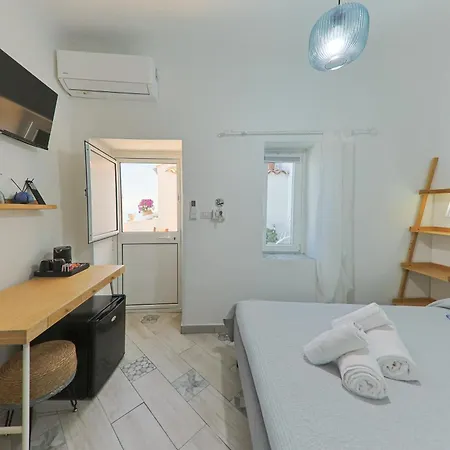 Casanova And To Rent 3* Cefalu